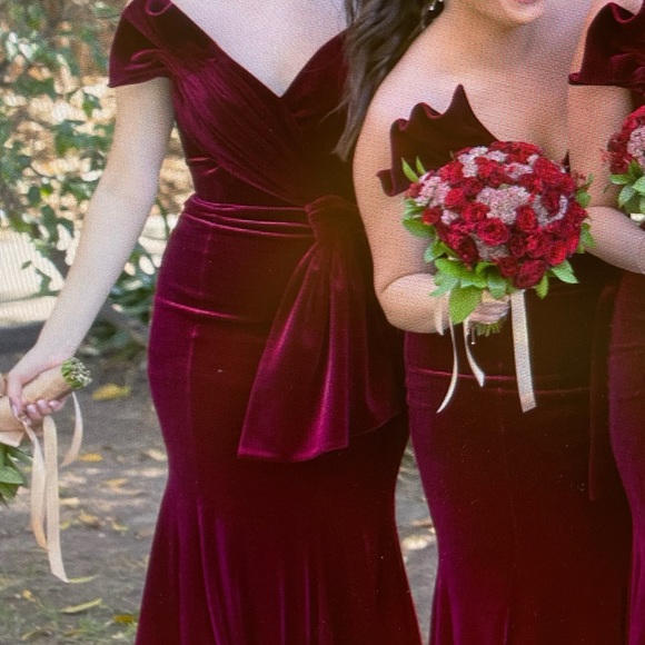 Burgundy Velvet Gown - Picture 4 of 6